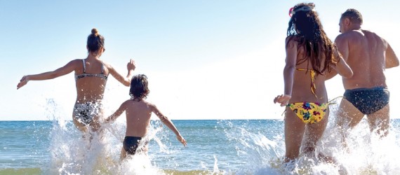 c70ad679211a109b910d075a00b9c6114d5d735a-DSP_description_RGB_beach-swim